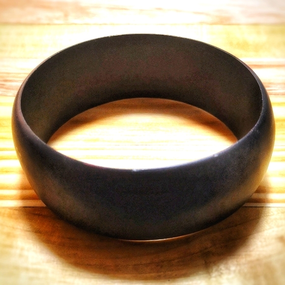 unknown Jewelry - Wide wooden bangle 🔥🧱
